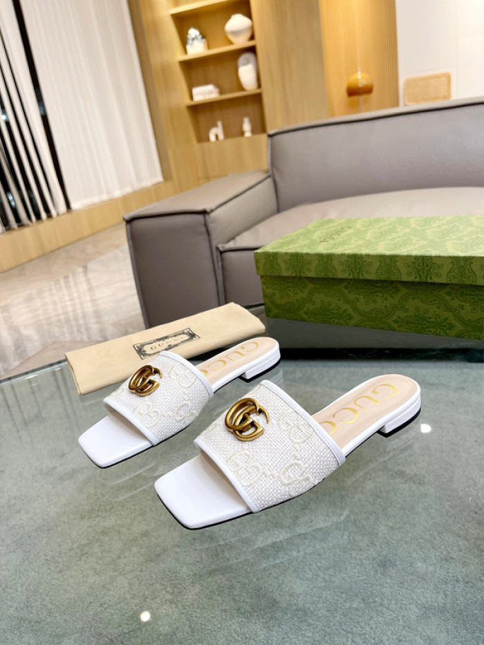 G*u*i sandal