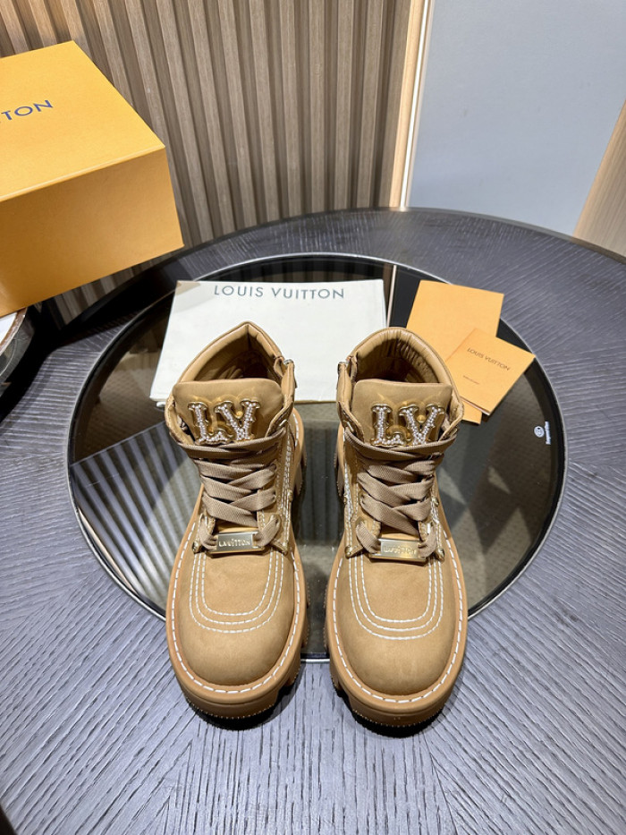 LO1_VTS BOOTS