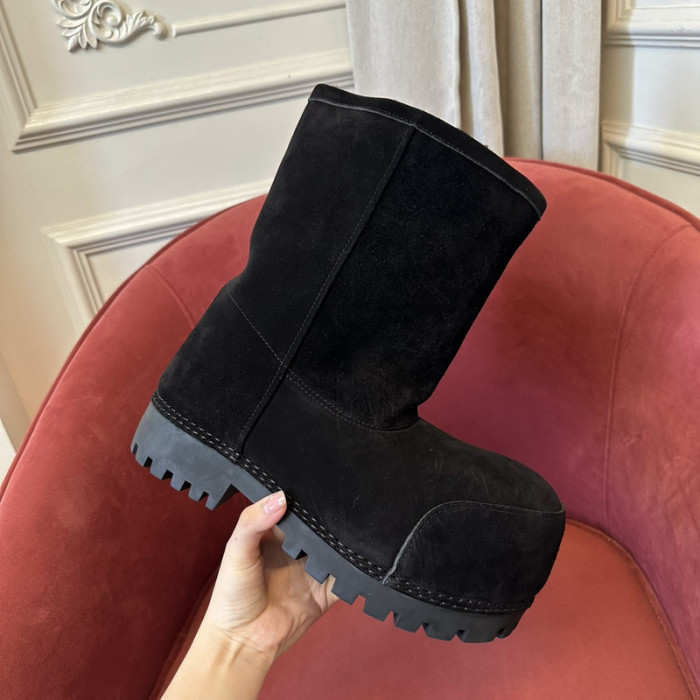 Ba*len*cia*ga alaska faux-fur low boots