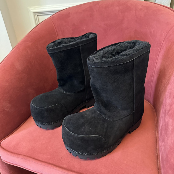 Ba*len*cia*ga alaska faux-fur low boots