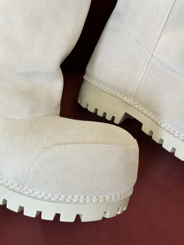 Ba*len*cia*ga alaska high boots