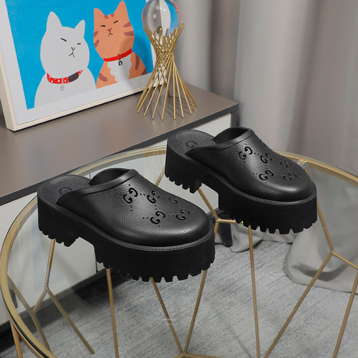 G*u*i sandal