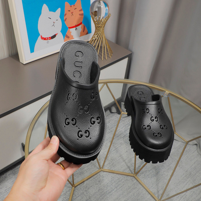 G*u*i sandal