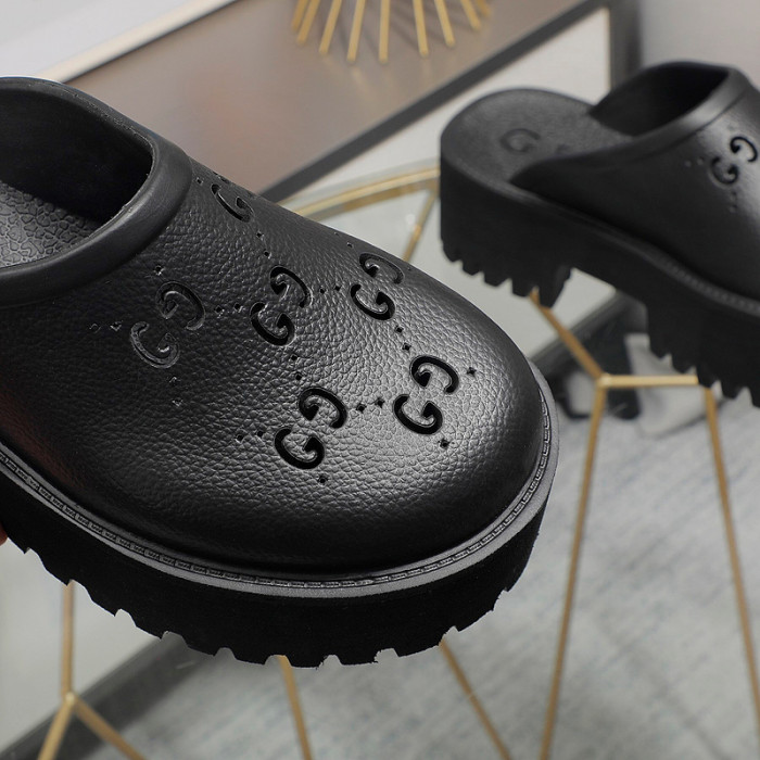G*u*i sandal