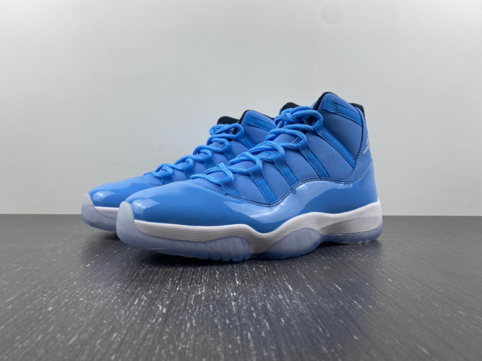 Air Jordan Ultimate Gift of Flight (11/29) - 717602-900