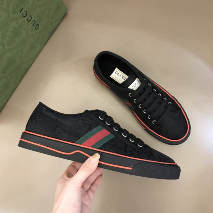 G*u*i sneaker