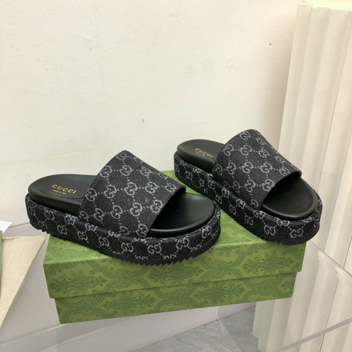 G*u*i sandal