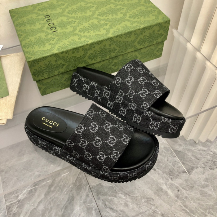 G*u*i sandal