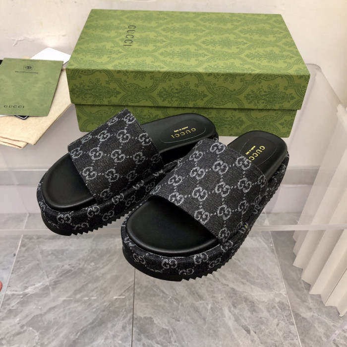 G*u*i sandal