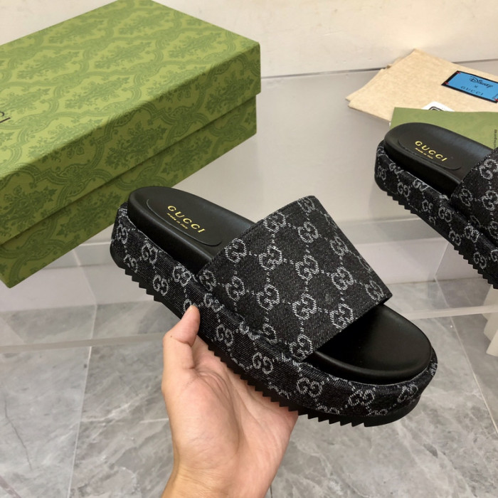 G*u*i sandal
