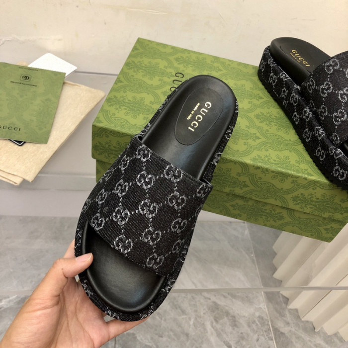 G*u*i sandal