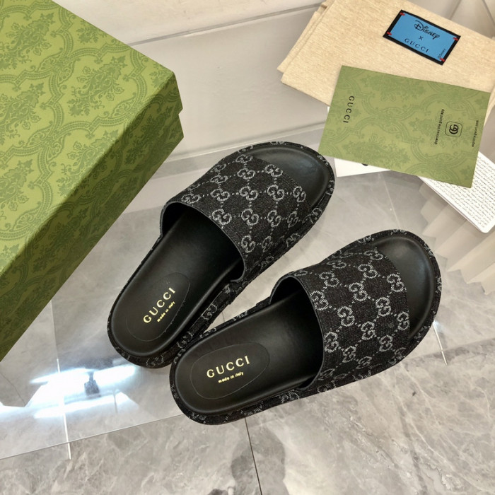 G*u*i sandal