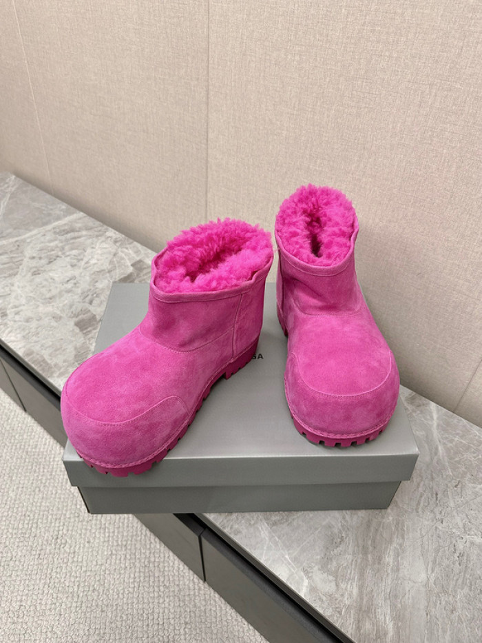 Ba*len*cia*ga brown alaska fur bootie