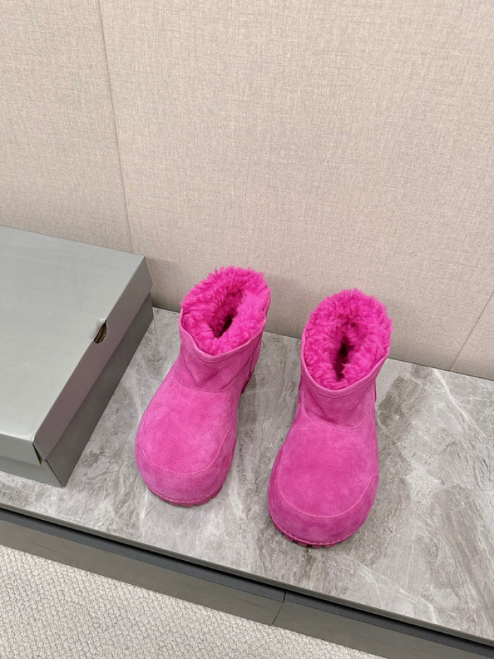 Ba*len*cia*ga brown alaska fur bootie