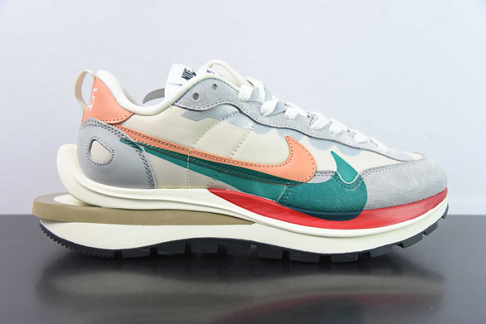 Sacai x VaporWaffle sacai 3.0 DD1875-107