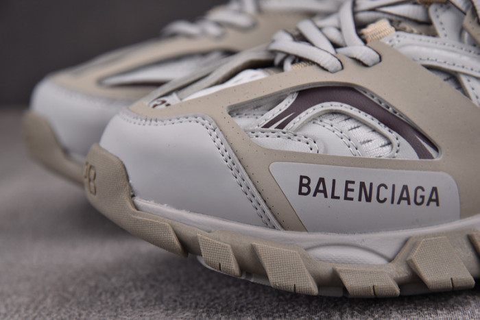 Ba*len*cia*ga track 542023 w3acg 1220