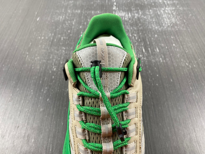 MONCLER TRAILGRIP GORE-TEX